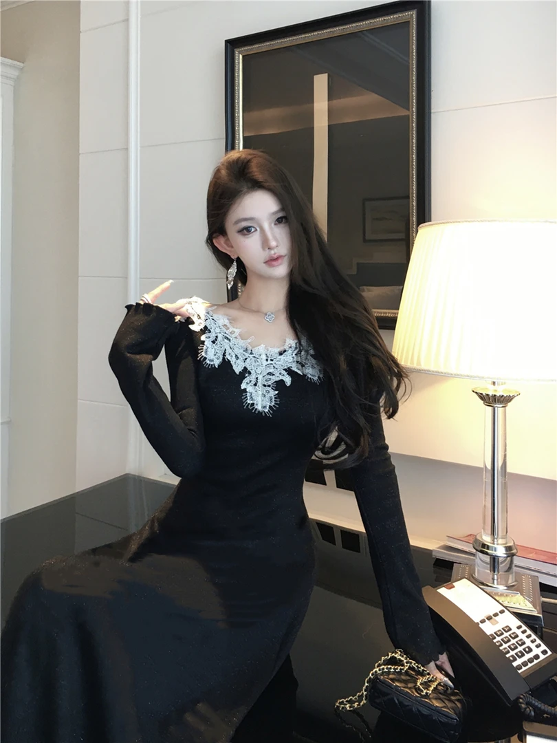 2025秋冬新款复古气质性感法式花边V领收腰显瘦绝美长裙连衣裙女