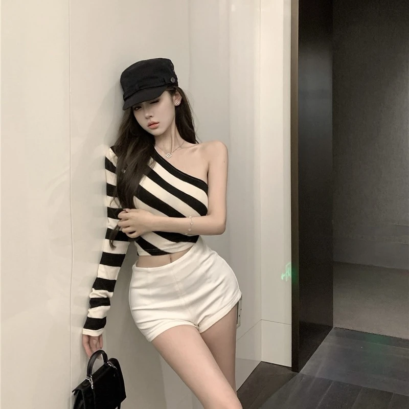 杰哥~早秋新款气质古早黑白条纹韩系休闲宽松针织T恤女上衣秋