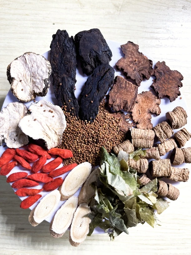 猛男八宝泡水煮水黄芪