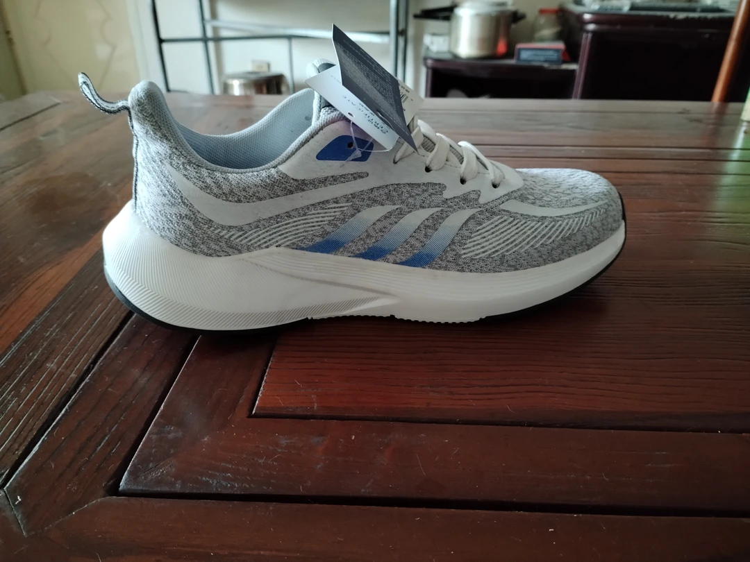 运动休闲男鞋透气时尚款