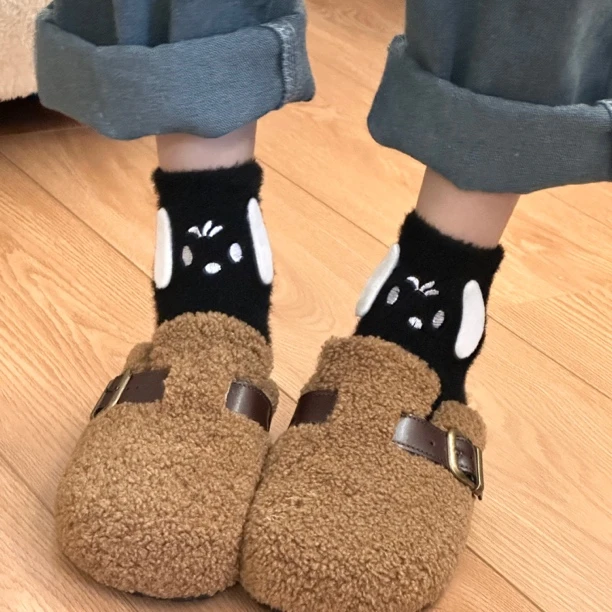 可爱卡通小狗水貂绒袜子女秋冬款加绒加厚保暖居家睡眠地板毛毛袜
