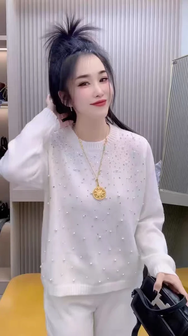 高级感轻奢重工钉珠毛衣女冬季新款宽松时尚复古慵懒风长袖针织衫