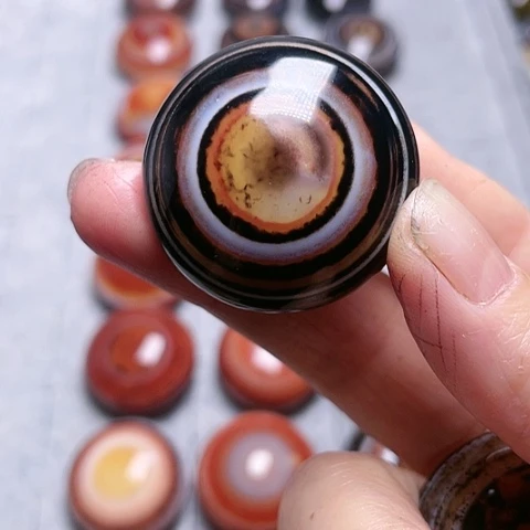 玛瑙吊坠未镶嵌没***面玛瑙吊坠