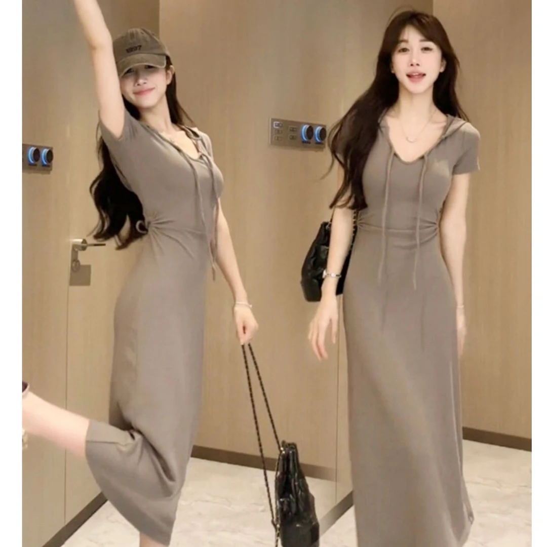 W00556露腰设计感连帽连衣裙女弹力收腰显瘦长裙
