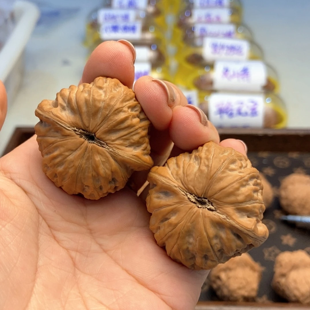 【闪购商品】文玩核桃吊坠无***语431号铁锤妹妹