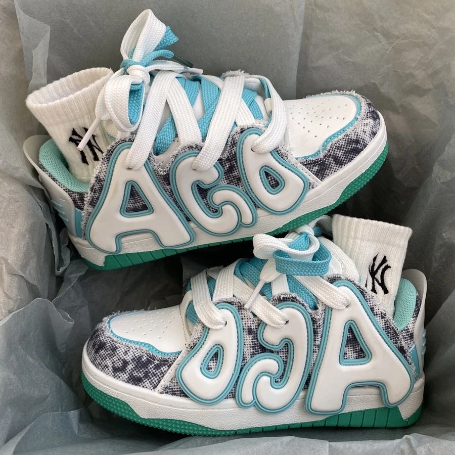 新款糖果小众高街2024字母个性潮流撞色男女情侣多巴胺潮鞋