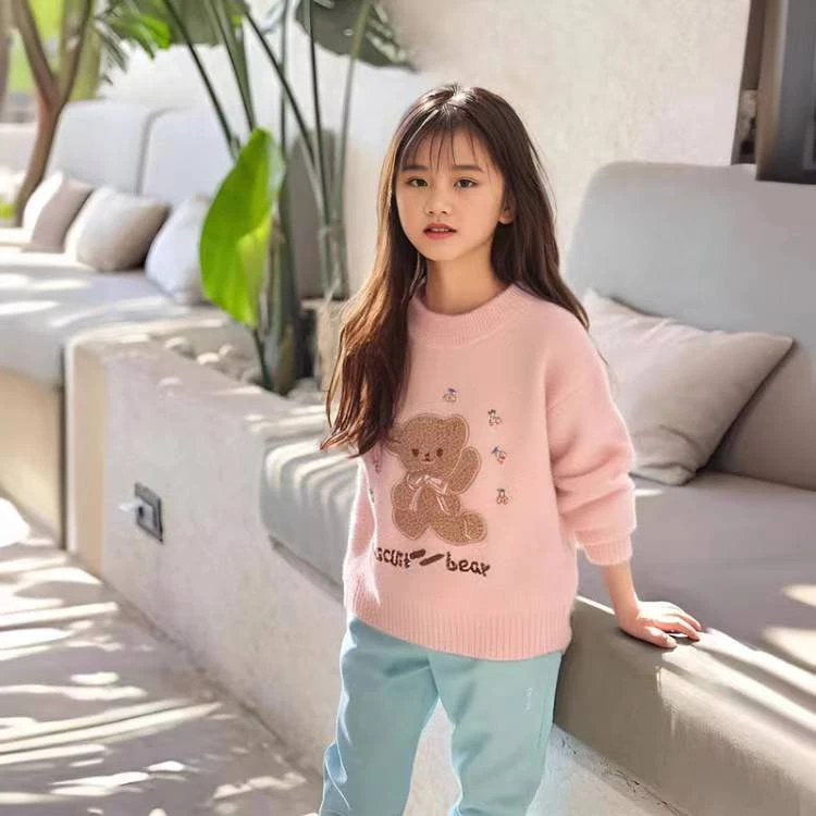 女童毛衣水貂绒秋冬装2024新款加厚儿童宝宝可爱的小熊针织打底衫