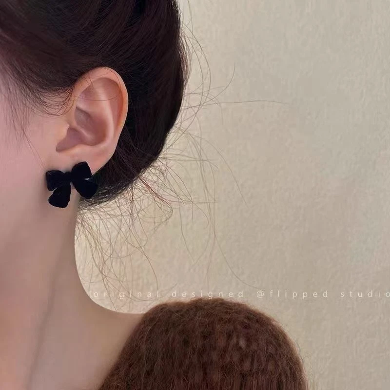 纯色植绒蝴蝶结耳钉女秋冬2023新款潮时尚百搭耳饰个性设计感耳环