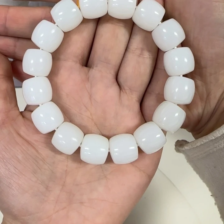 和田玉把件未镶嵌丹****龙