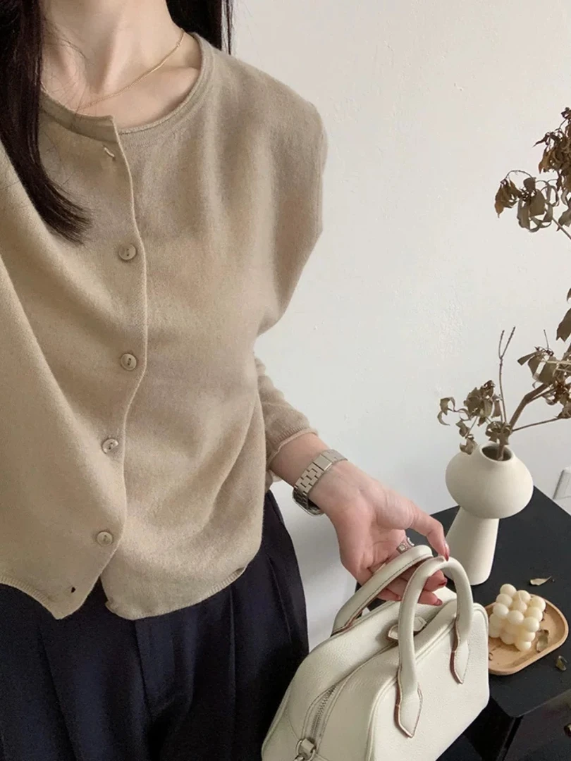 【奶咖】早秋新款简约纯色百搭基础开衫女  S3369