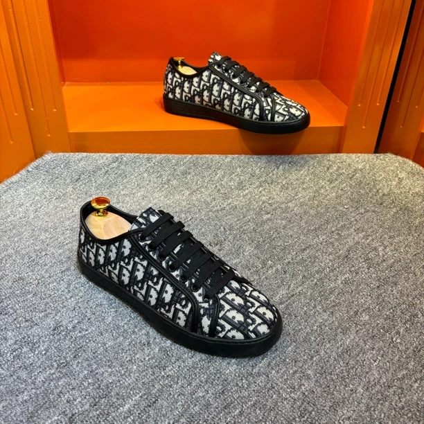 夏季新款潮流男士低帮韩版时尚休闲百搭透气布鞋热门同款