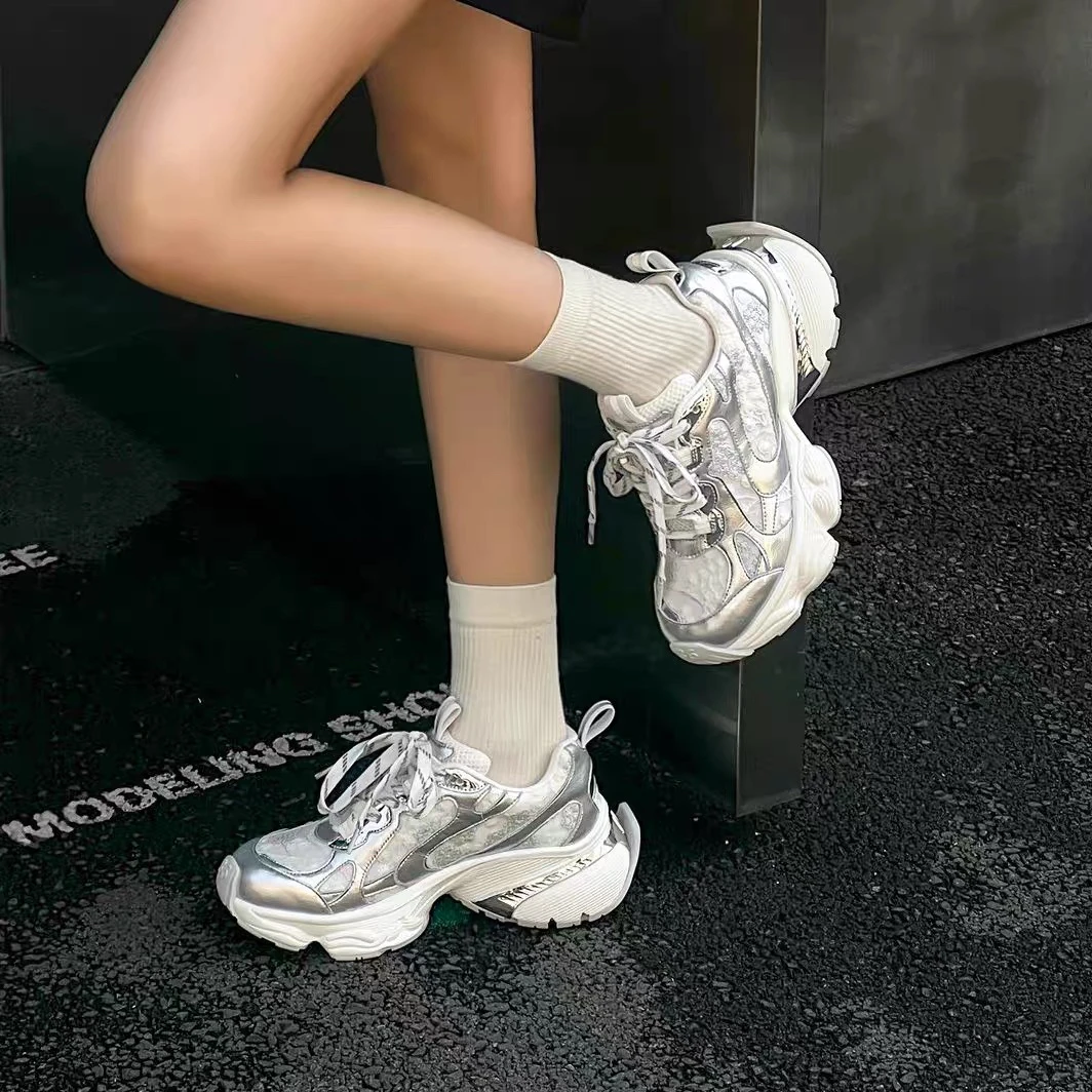 《博雪服饰》新款百搭增高网面透气运动休闲鞋潮