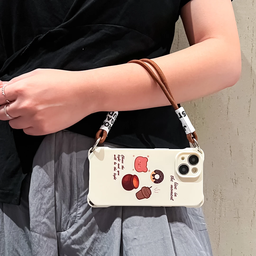 【苹果】iPhone14promax手机壳四角防摔带挂绳13斜挎12米白小熊新款