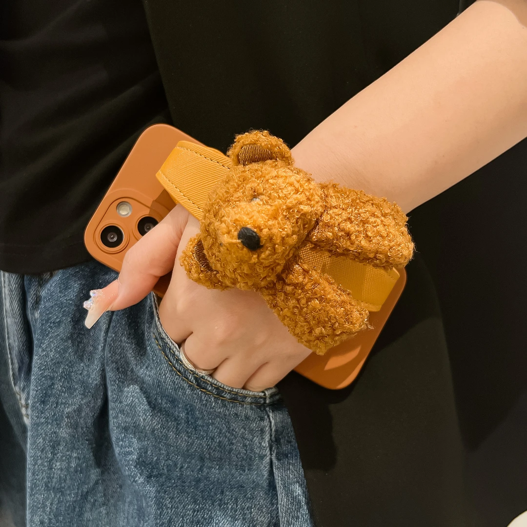 苹果15手机壳iPhone14promax手机壳毛绒小熊腕带13防摔12全包11女