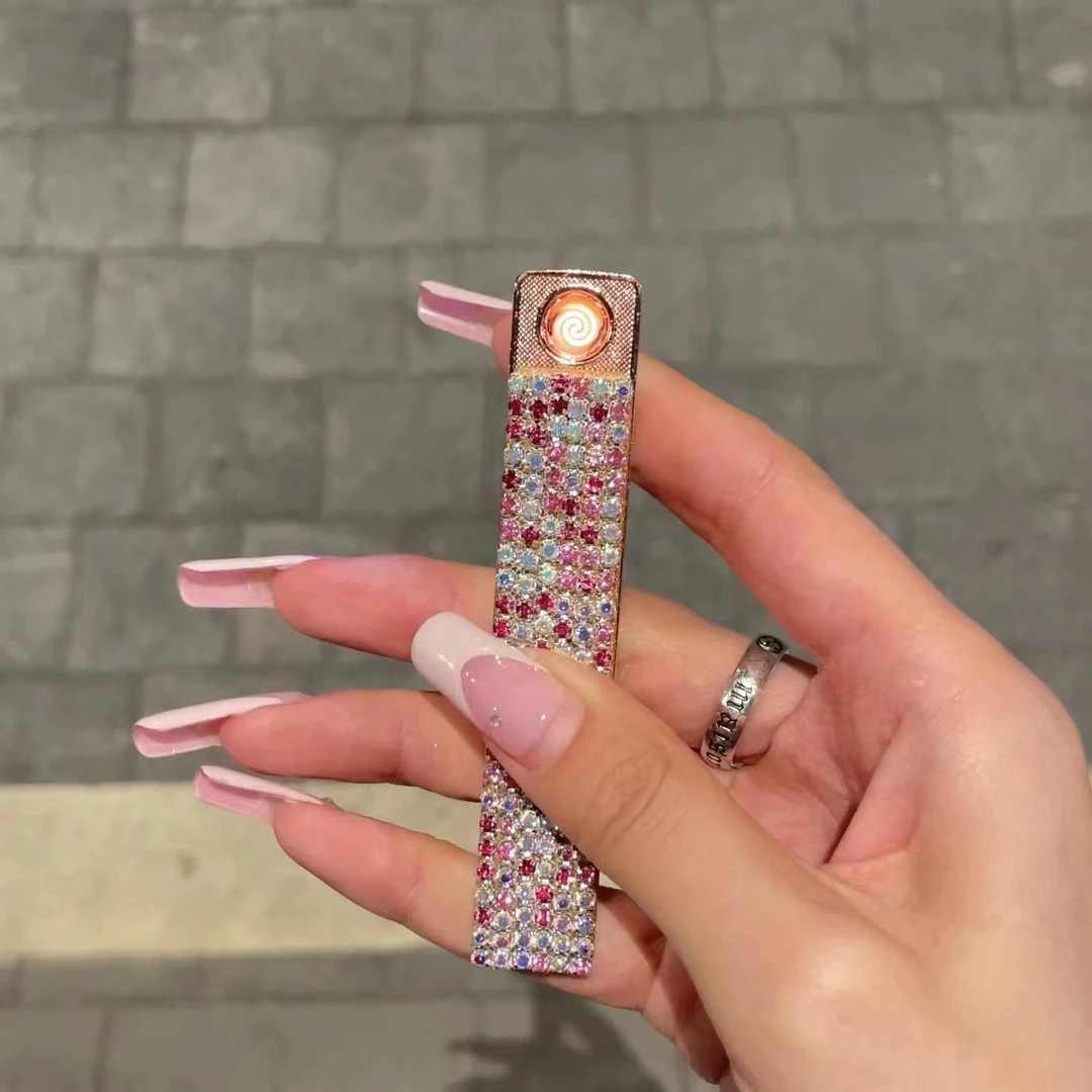 新款镶钻充电打火机小巧防风高颜值迷你女款打火机送闺蜜礼物便携