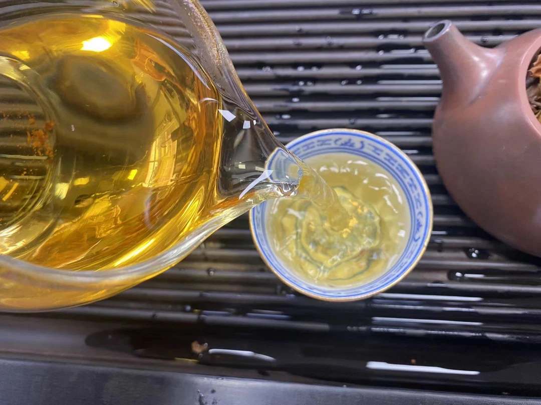 2022年中大树混采龙珠春茶秋茶各一泡22年白茶小圆片一片  共三泡