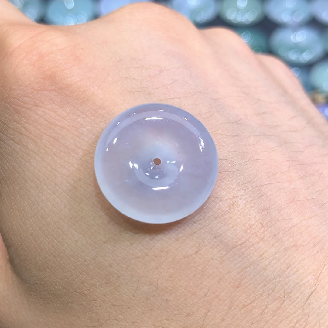 翡翠颈饰未镶嵌平安扣