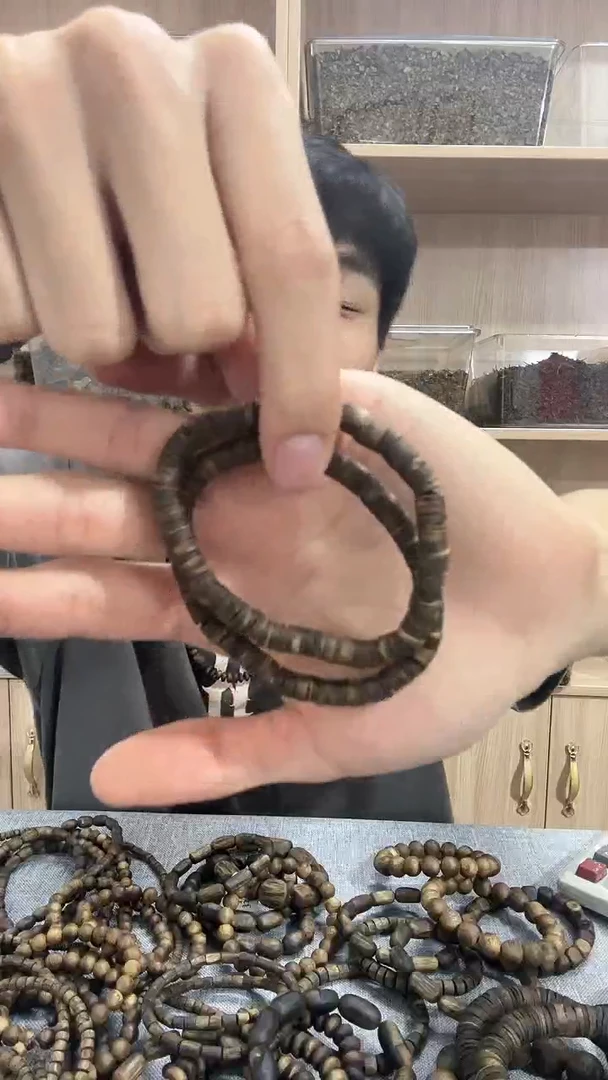 【闪购商品】沉香手串卡06片珠单圈 多样性发其一