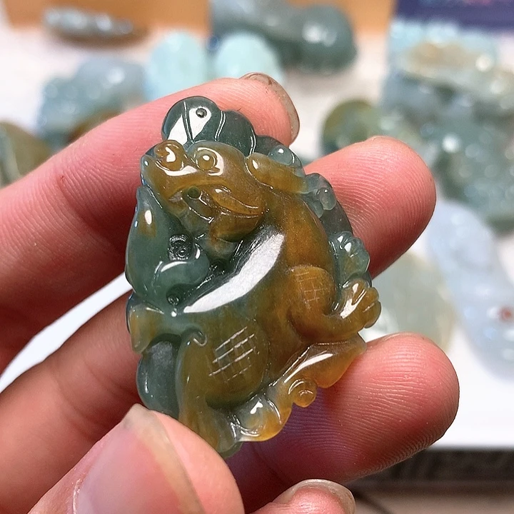 翡翠颈饰未镶嵌重*翡翠