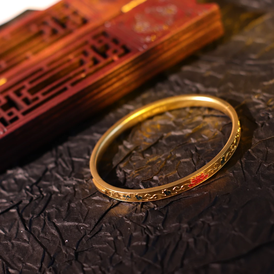 金色沙滩古法金黄金珐琅彩花卉花纹贵妃镯足金手镯