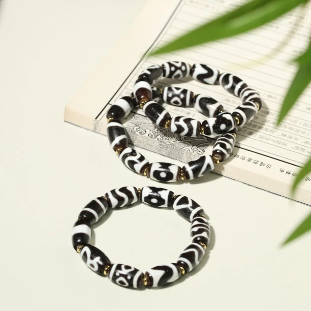 手工设计黑白多宝玛瑙手串多样性发货发一个2405y