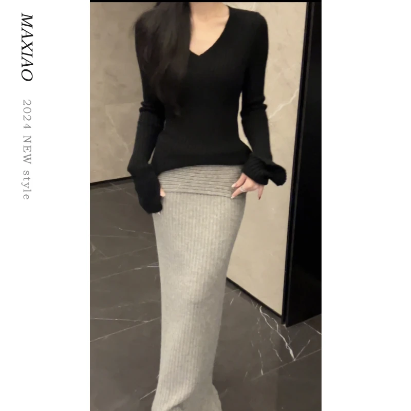 MAXIAO秋冬慵懒显瘦修身针织V领开衩袖长袖上衣+显瘦半裙