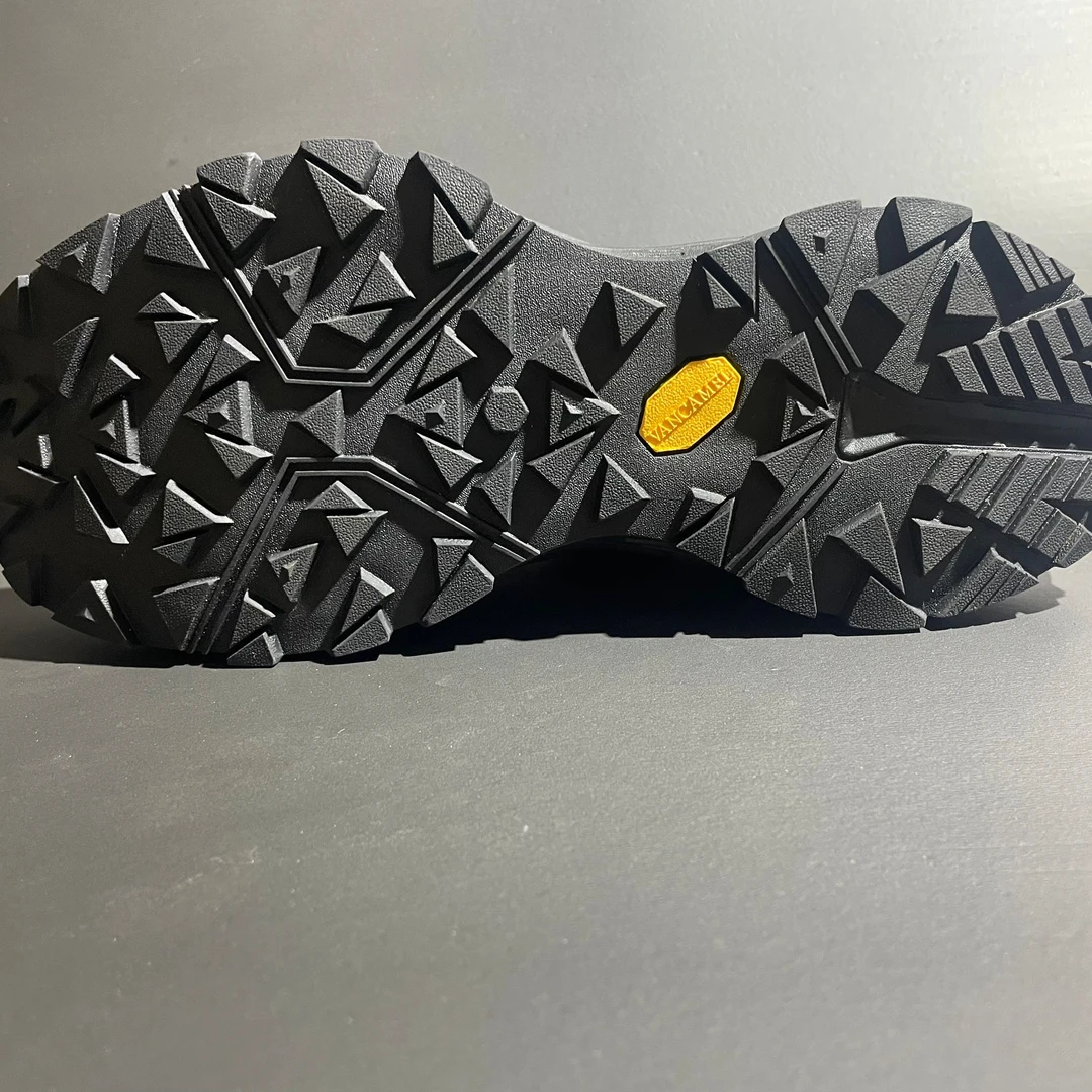 运动休闲款---轻量化透气鞋