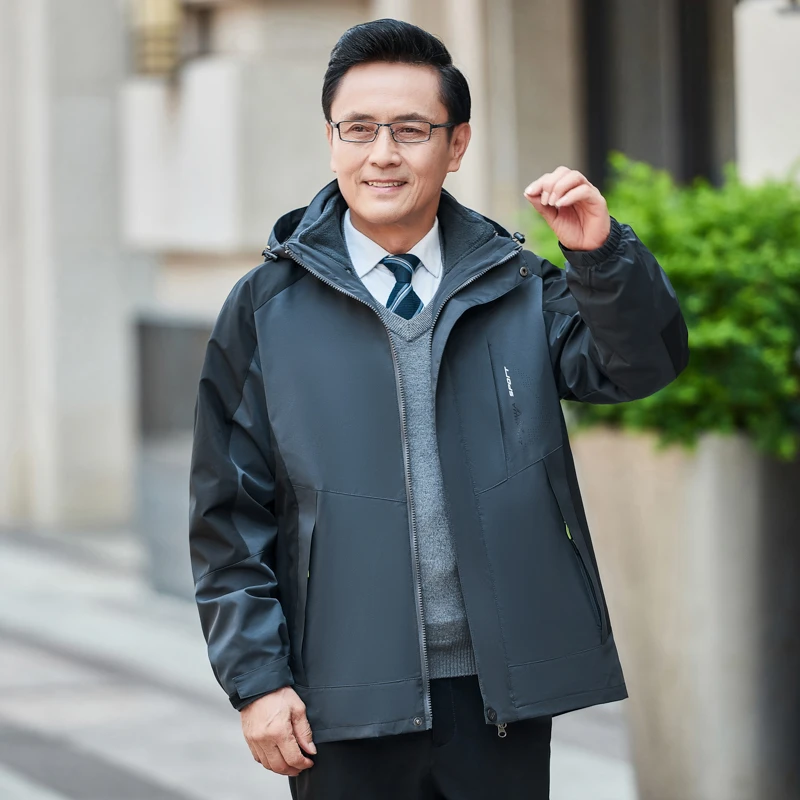 秋冬款夹克外套冲锋衣男士三合一可脱卸帽加绒加厚中老年爷爷秋装