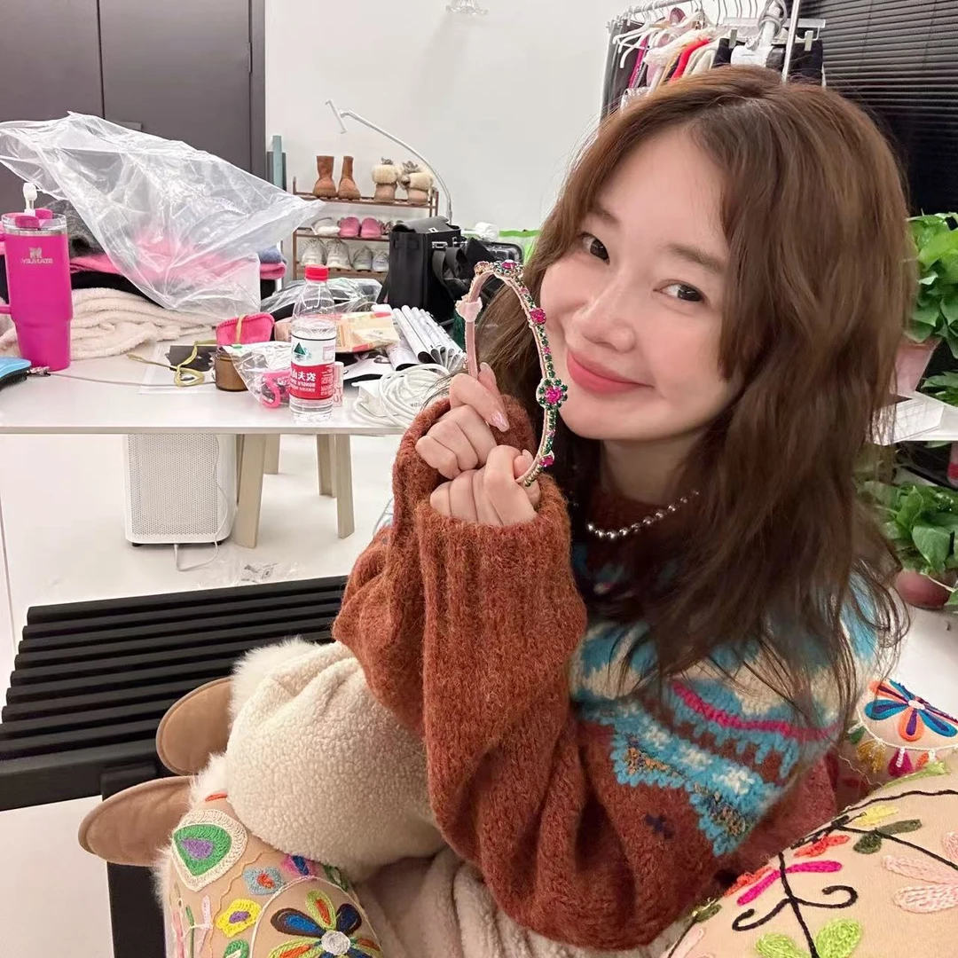 韩国【BORAKOO】东大门代购复古彩色拼接圆领毛衣