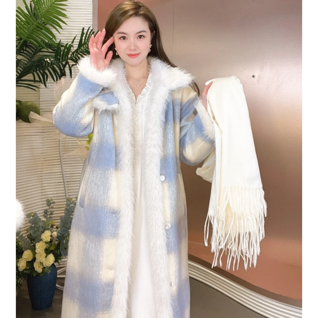 千语栀【冰雪女王】蓝白格子毛呢大衣冬季百搭新款过膝毛毛长款外套