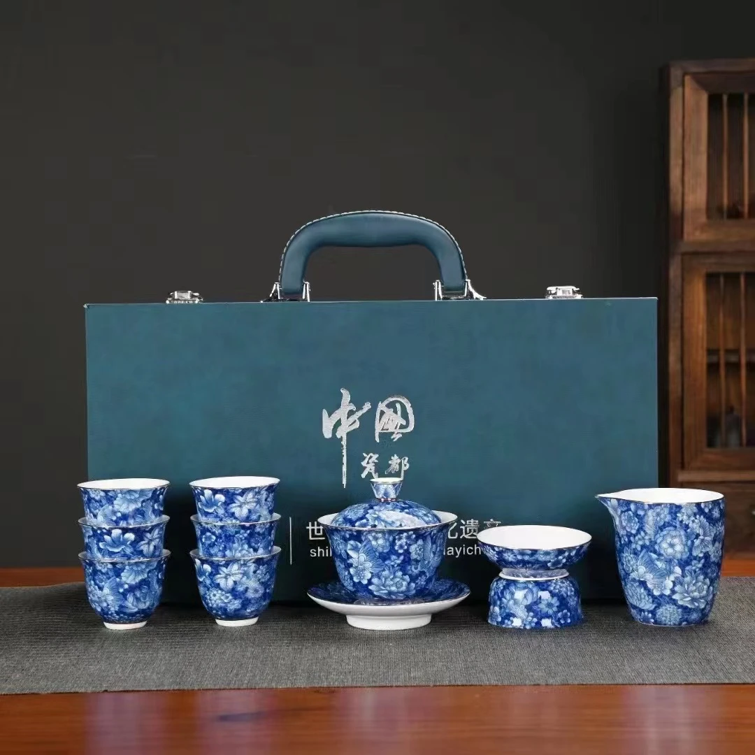 A 75青花瓷高档缠枝精美手工复古礼盒装