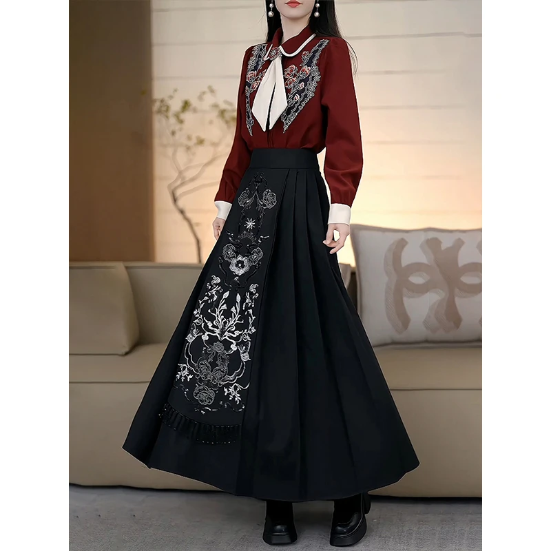 芙娜妮新中式重工刺绣马面裙波尔多红时尚黑色气质两件套F2333046