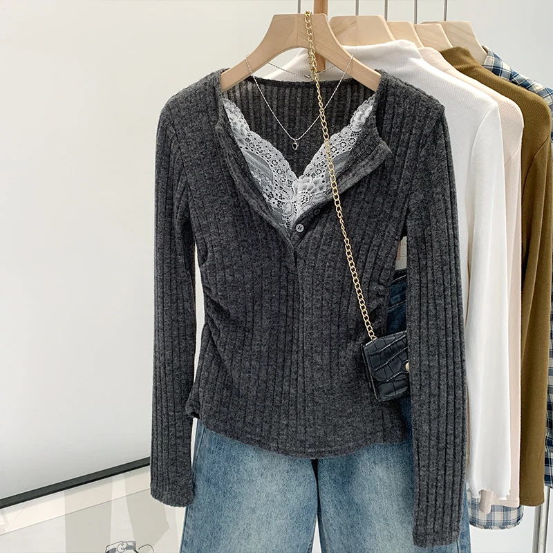 【部分现】设计感灰色假两件坑条磨毛蕾丝拼接纽扣长袖上衣240550