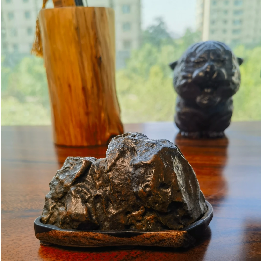 精美天然戈壁老皮创意文房小山红木底座精致摆件