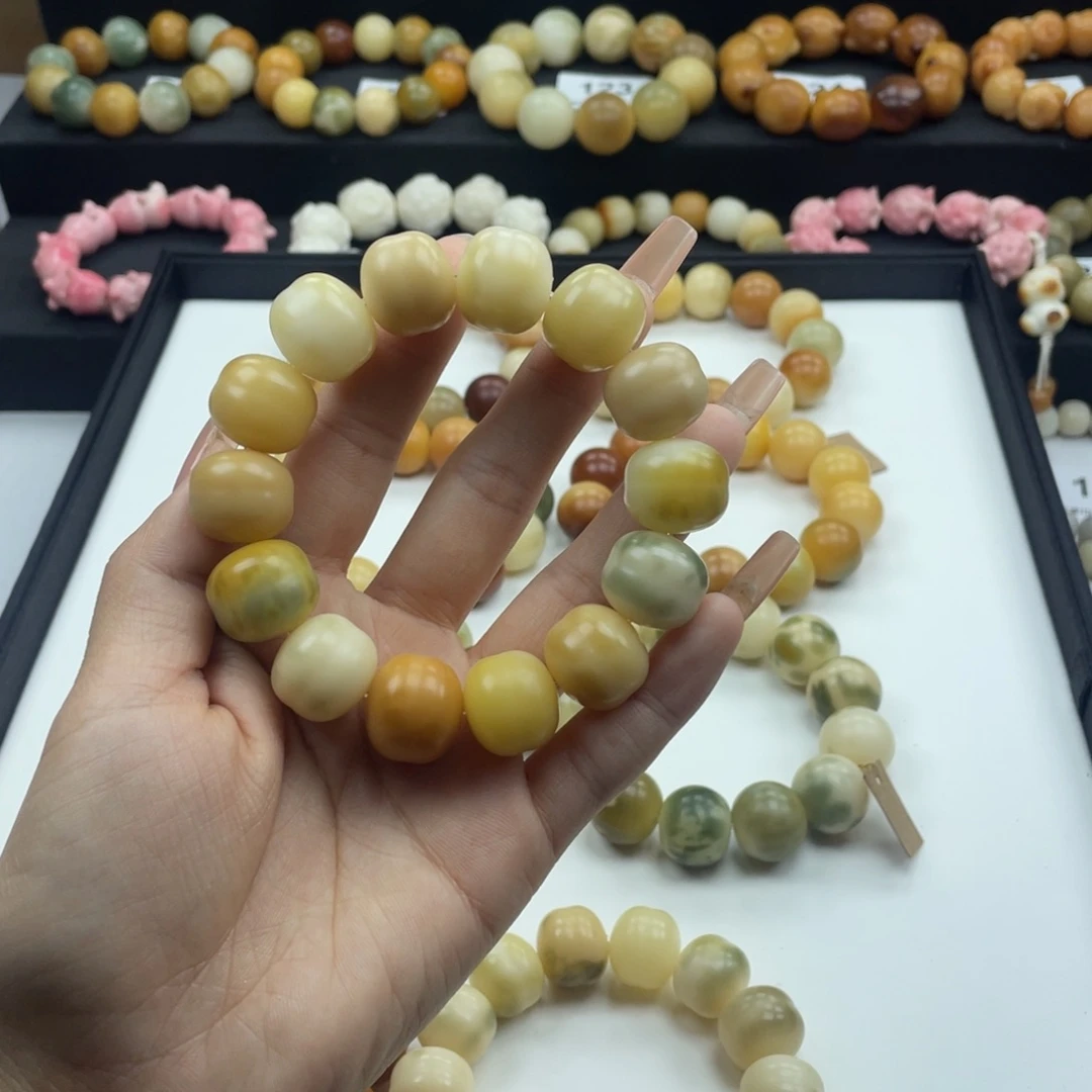 白玉菩提吊坠微瑕17