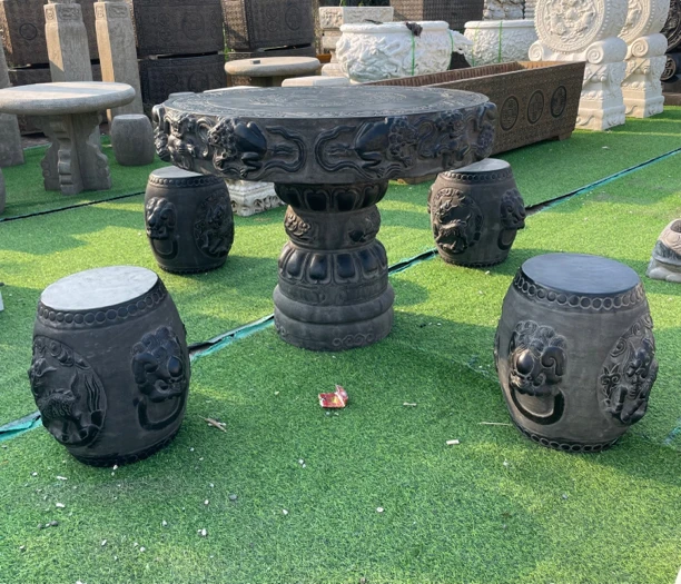 狮子滚绣球石桌，一桌四凳，青石，直径1米高度75厘米