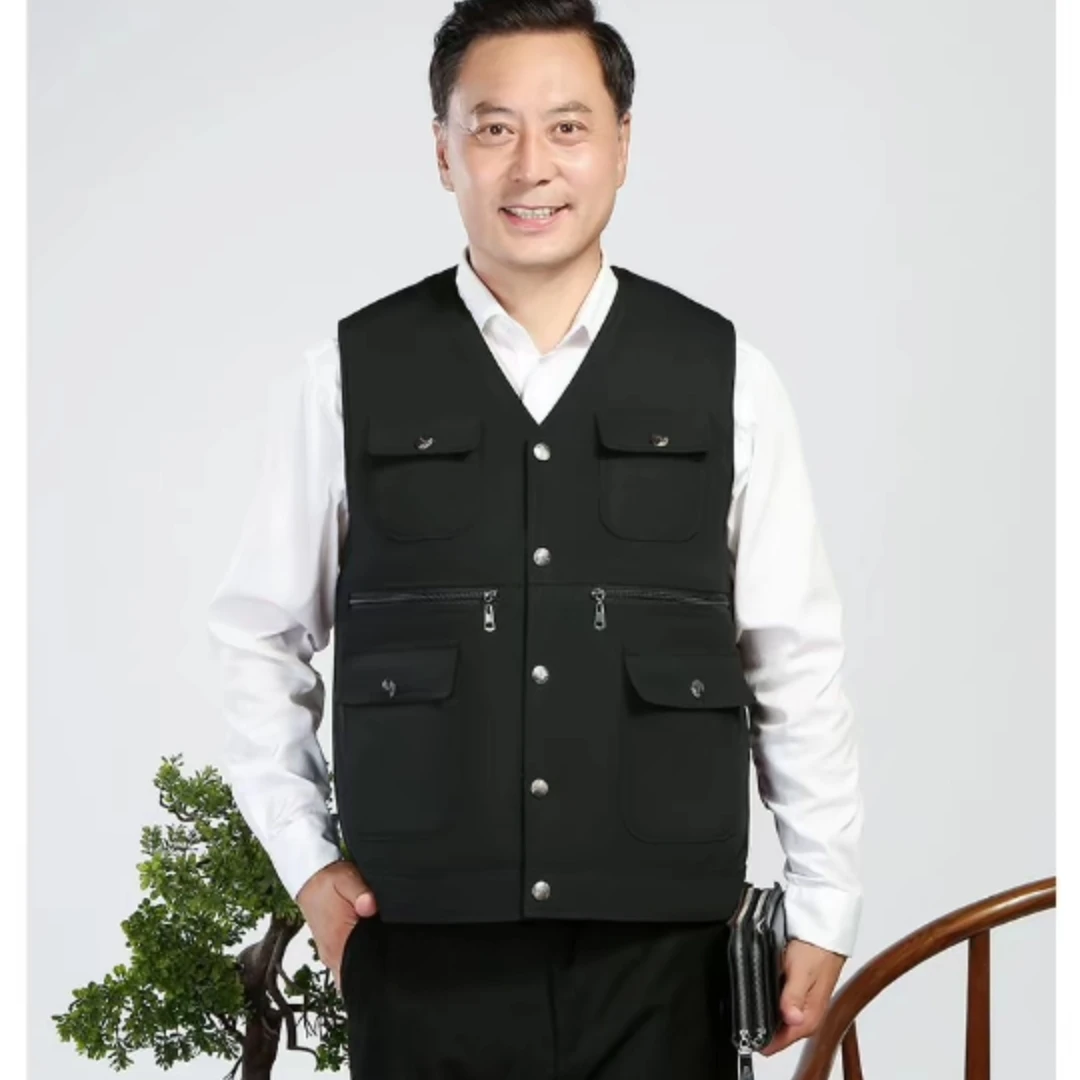 黑色扣子款羊皮马甲