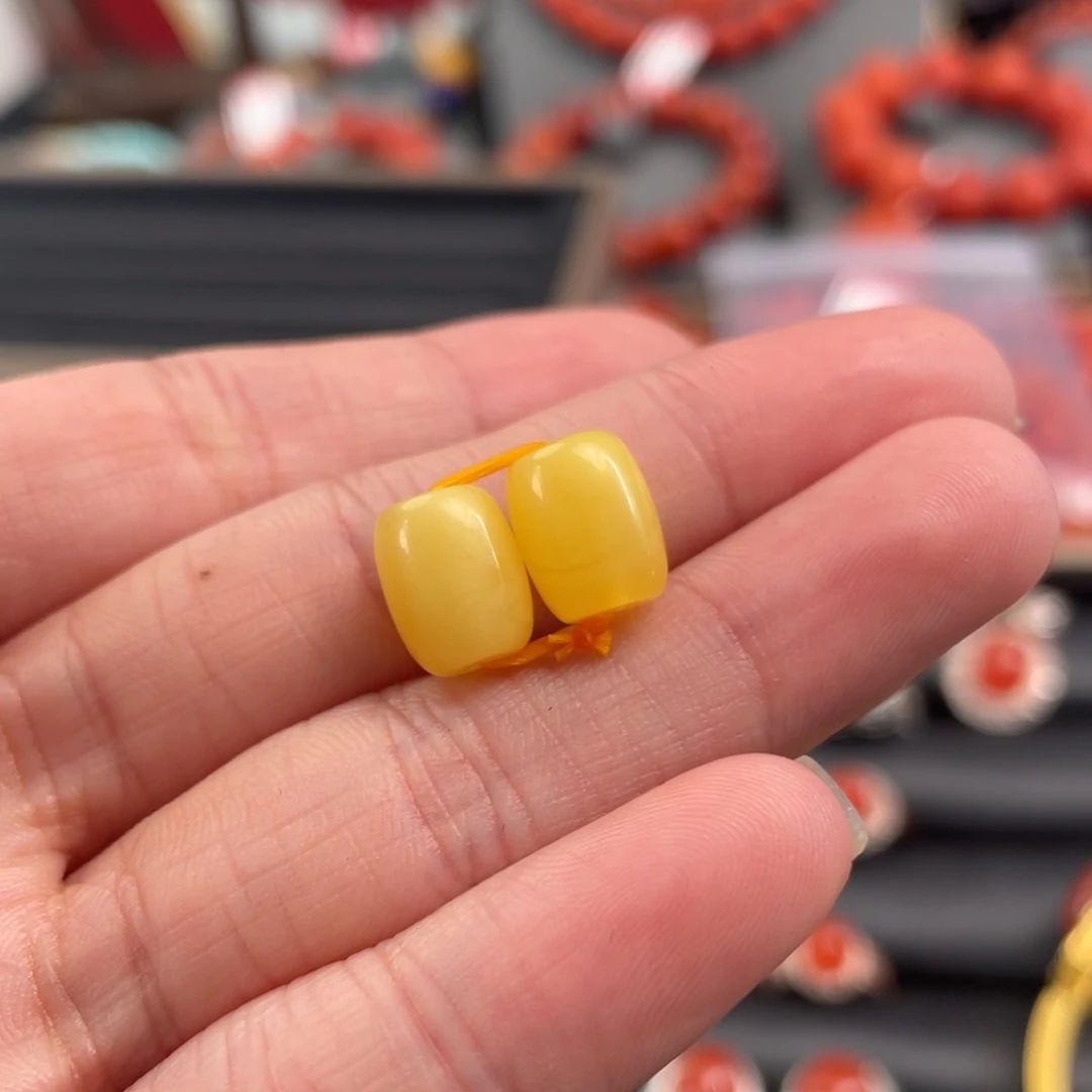 蜜蜡裸石未镶嵌?****蜜蜡桶珠