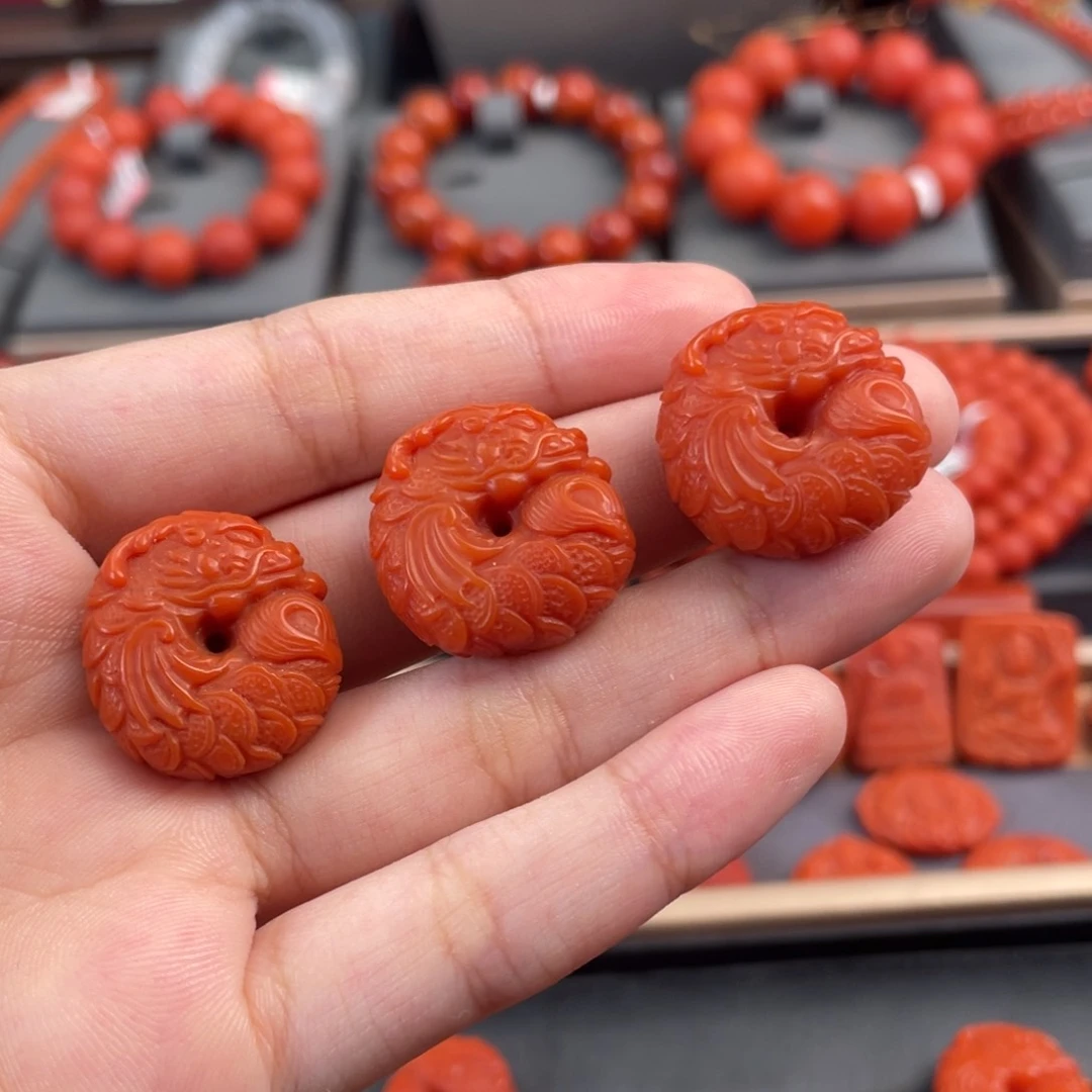 南红玛瑙吊坠未镶嵌