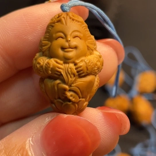 橄榄核核雕橄榄核