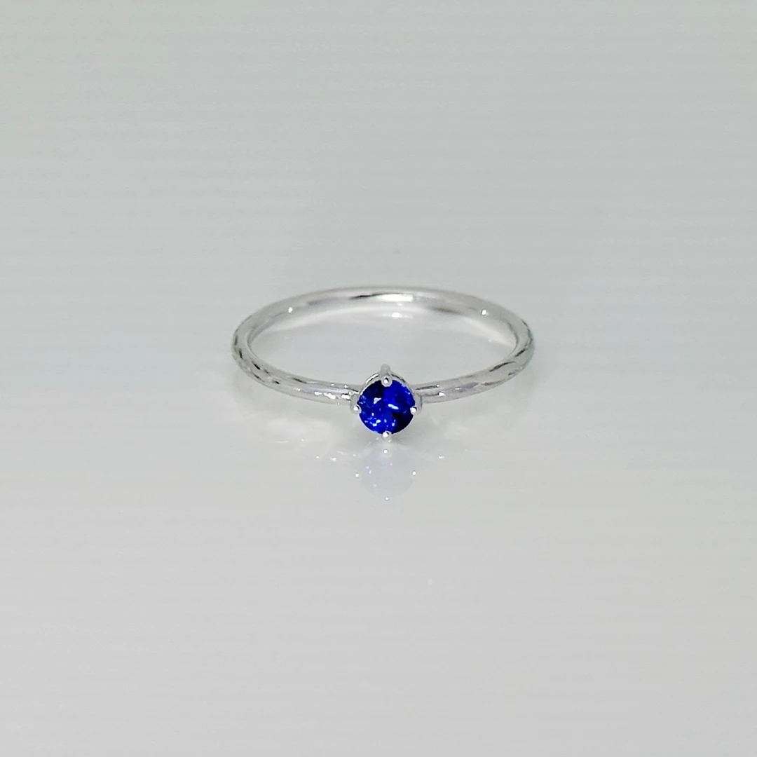 天然蓝宝石戒指0.21~0.235ct，18K金简约日常风蓝色时尚气质轻奢