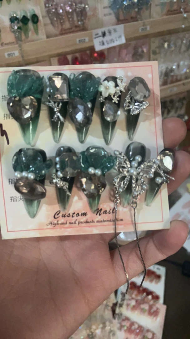 穿戴甲，直播间扣号选款，没有扣号勿拍，默认微瑕，NO退NO换