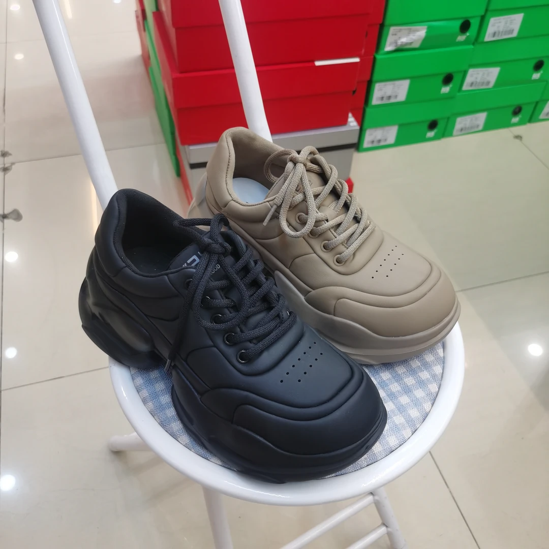 面包鞋很轻脚感很好