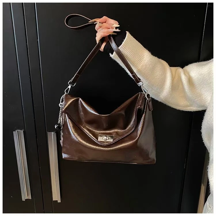 双11爆款复古信封包时尚单肩  斜跨休闲女士潮流百搭包韩版秋冬包