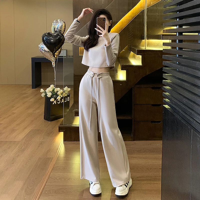 时尚休闲运动套装女秋冬新款减龄气质显瘦短款上衣阔腿长裤两件套