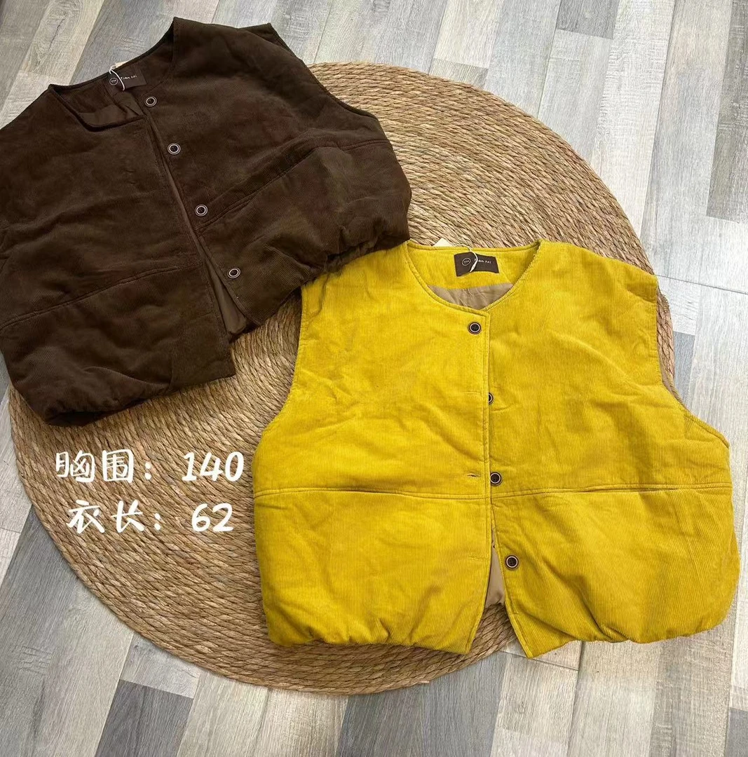 花花推荐两色灯芯绒龟背棉马夹36393