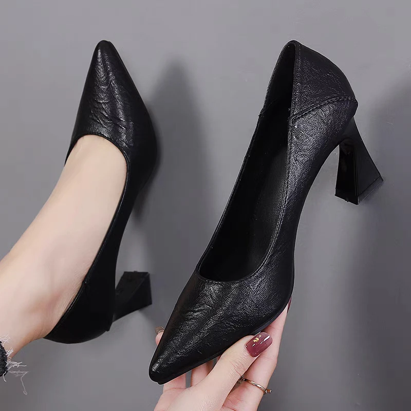 品牌真皮尖头单鞋女春秋高跟鞋黑色工作鞋超软百搭时装鞋皮鞋女士
