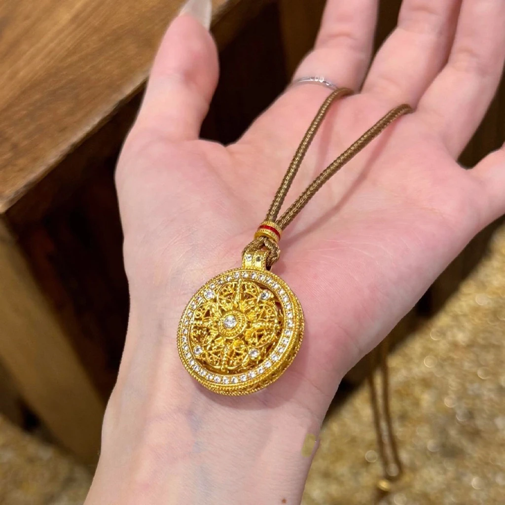 铜布艺项链 精工时尚轻奢古法金色转运八宝罗盘秋冬大气毛衣链