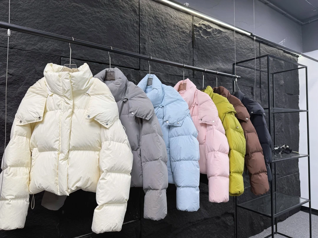 女士秋冬爆款专属冬季简约女白鸭绒连帽短款羽绒服宽松潮流