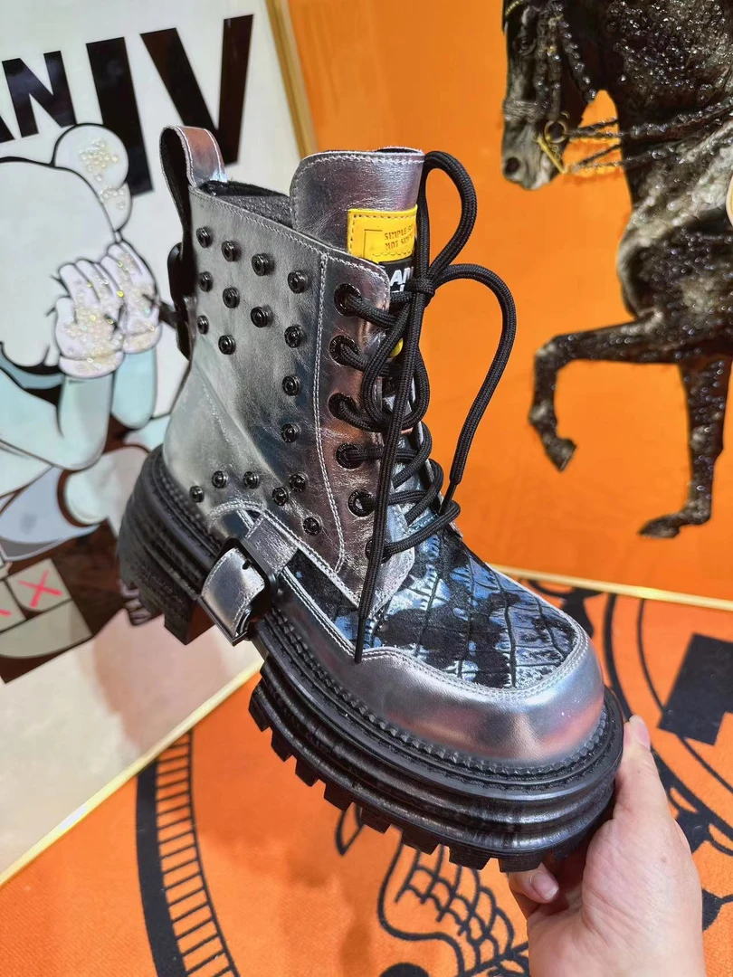 时尚百搭厚底英伦风系带女士牛皮马丁靴